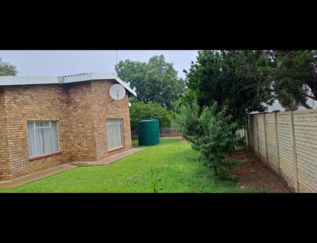 4 BEDROOM HOUSE FOR SALE IN MEYERHOF